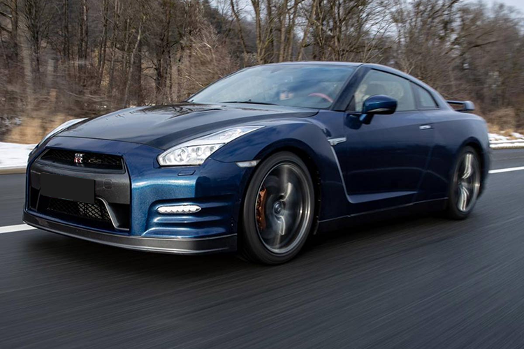 Side view Nissan GTR R35 in Imst