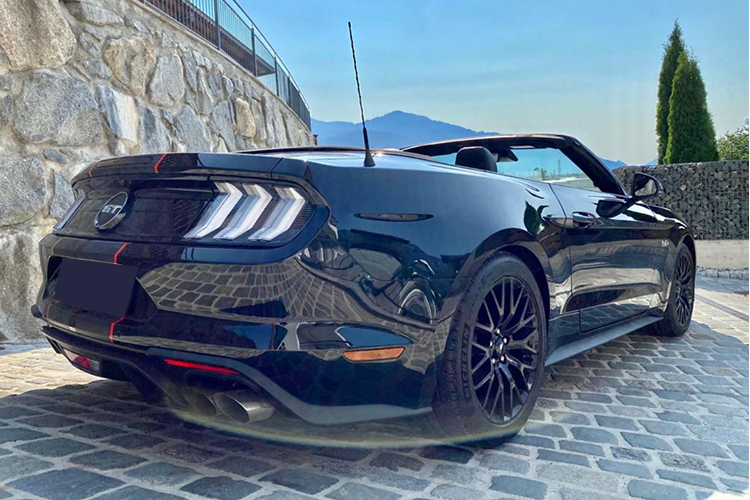 Back view Ford Mustang GT in Hufstein