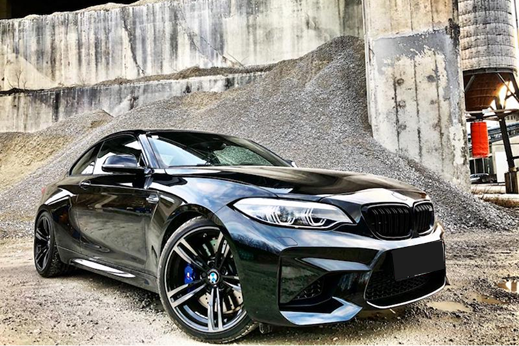 Front view BMW M2 in Kufstein