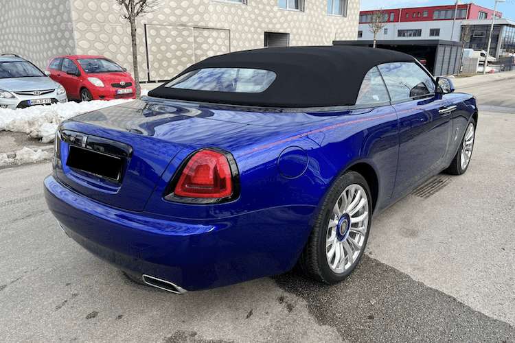 Rent Rolls-Royce Dawn in Salzburg heck