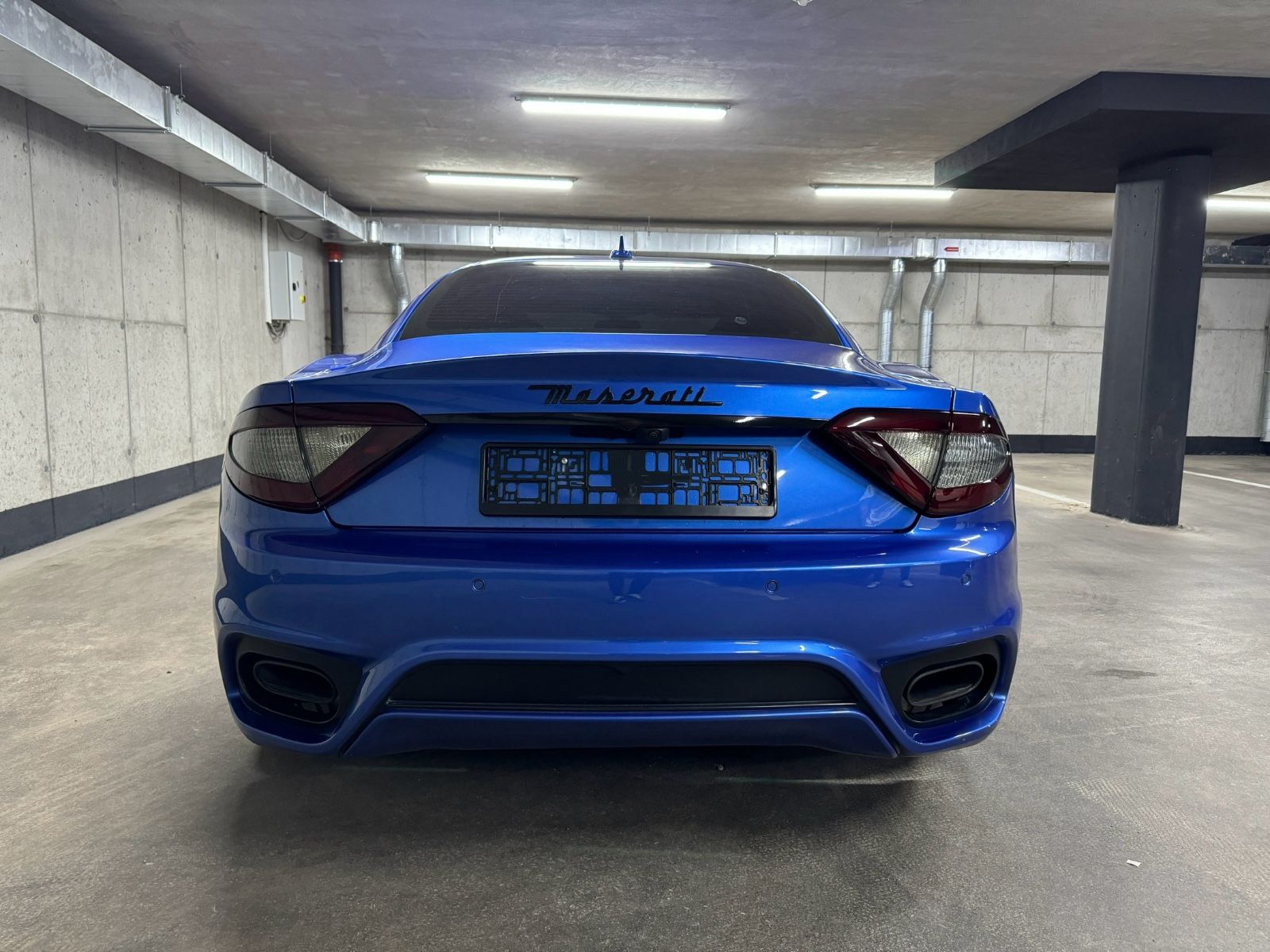 Rent a Maserati GranTurismo Sport in Leoben Back