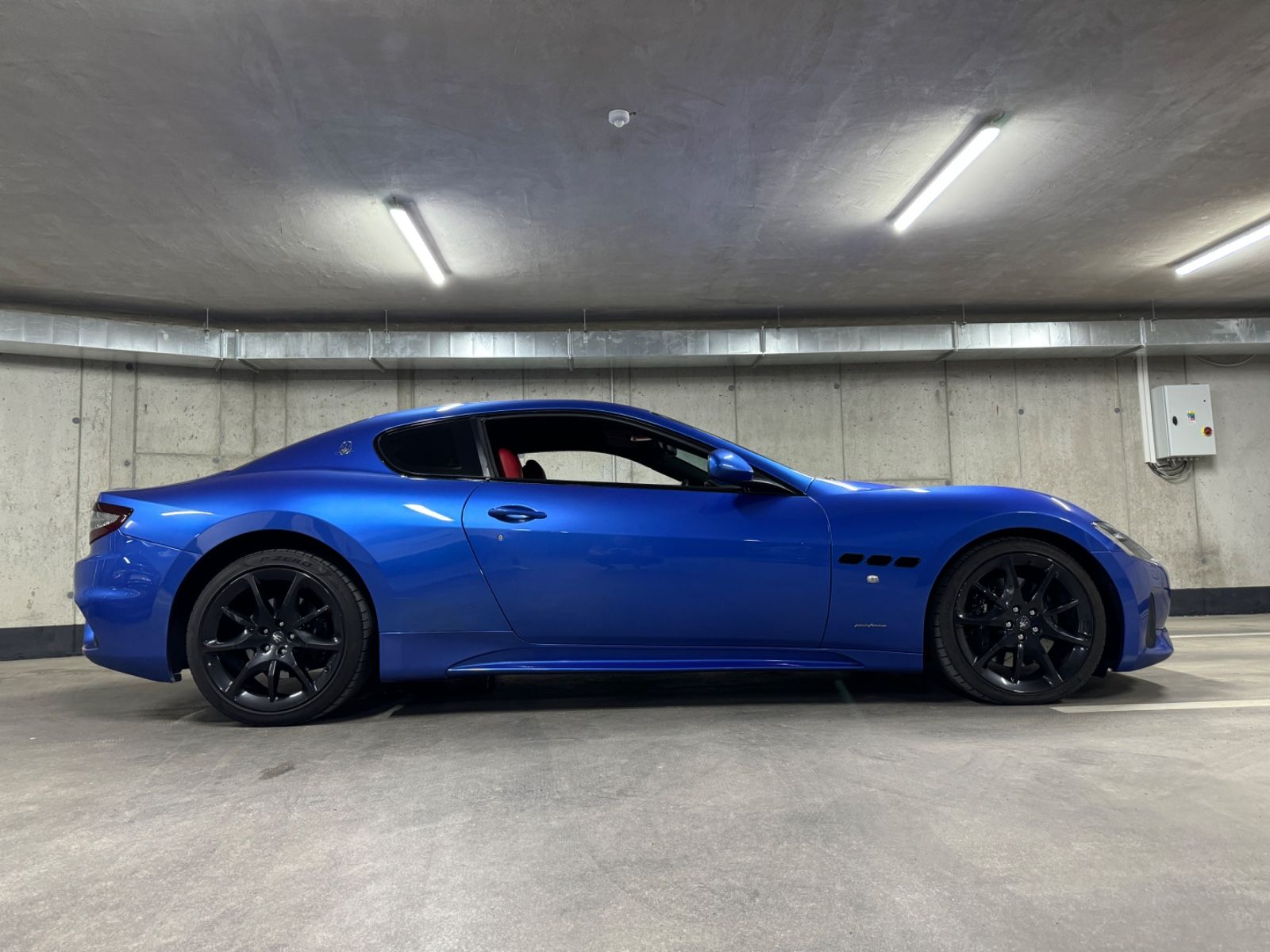 Rent a Maserati GranTurismo Sport in Leoben side
