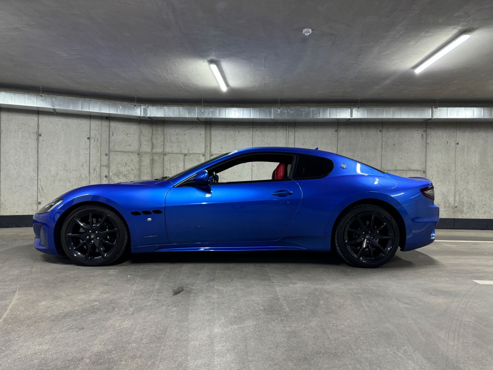 Rent a Maserati GranTurismo Sport in Leoben side